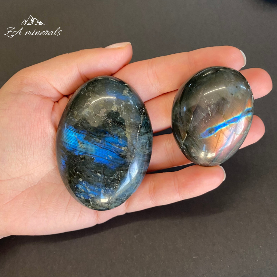 Polished Labradorite Palmstones IQ6