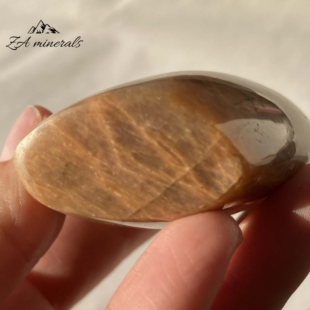 Polished Peach Moonstone Sculpture 0.143kg IW15