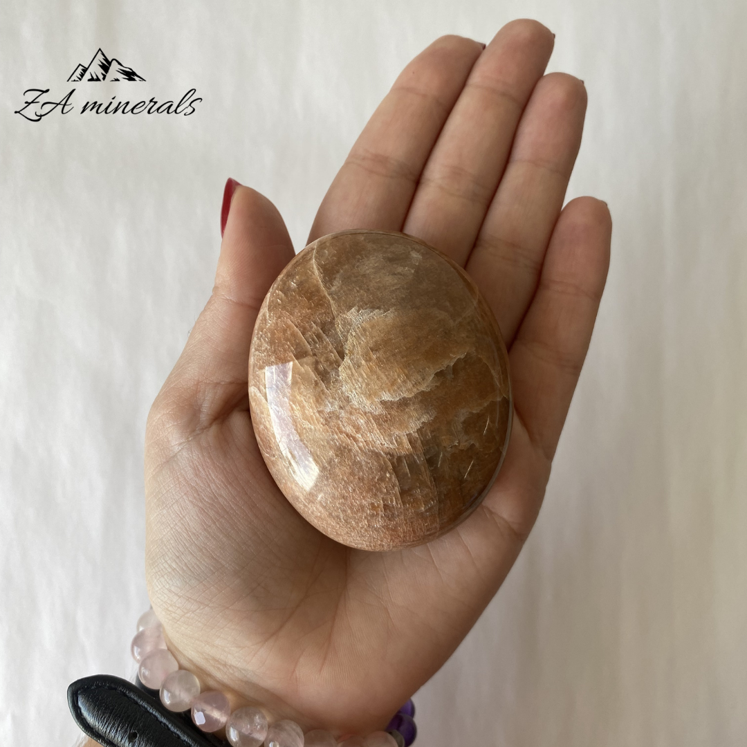 Polished Peach Moonstone Palmstone (x1) 0.150kg GB13