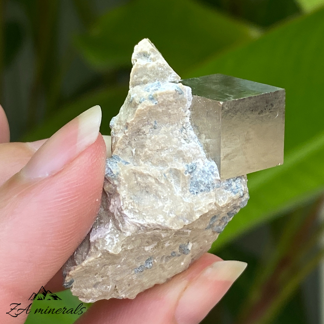 Pyrite Cube on Matrix 31g HY02