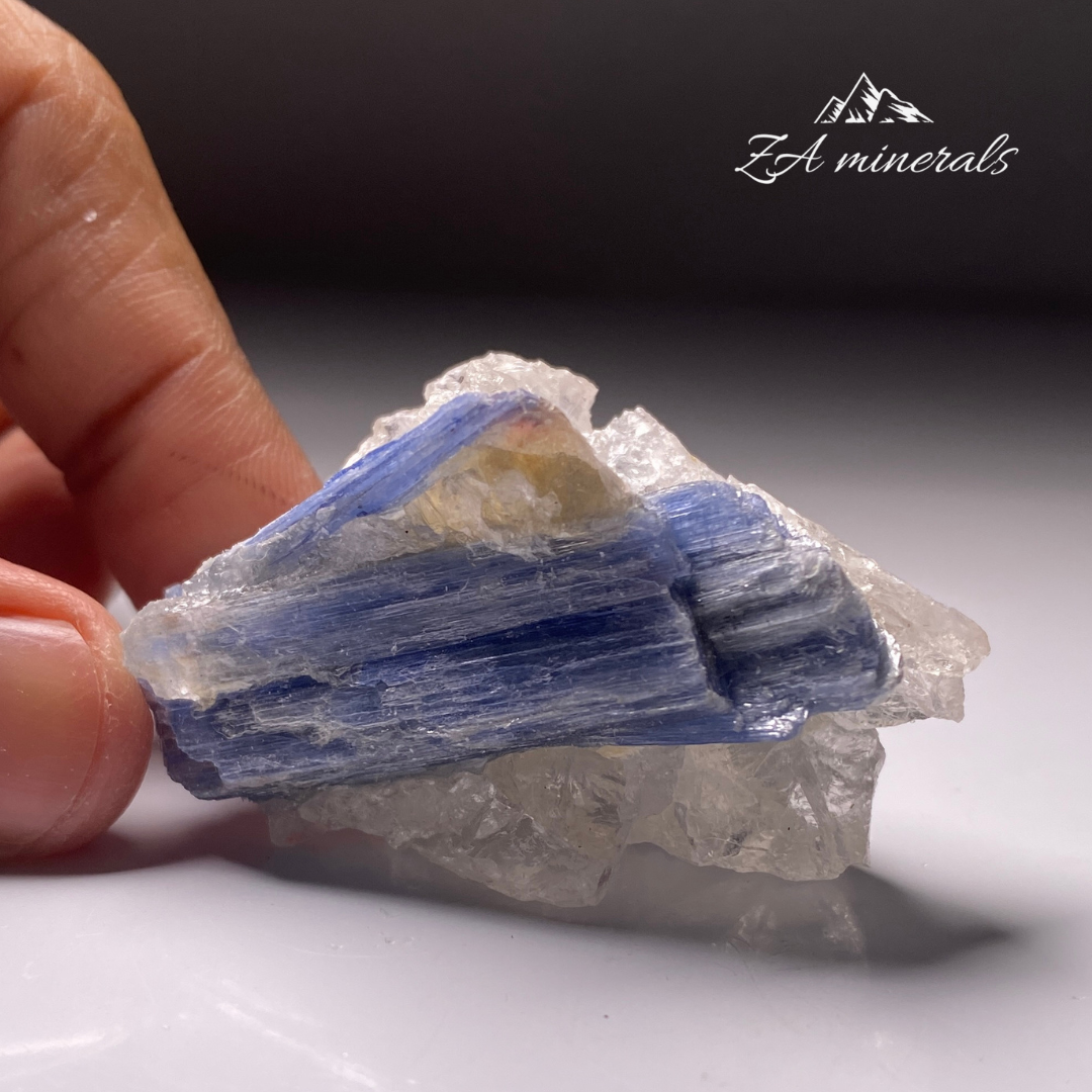 Kyanite, Mica & Quartz HR19