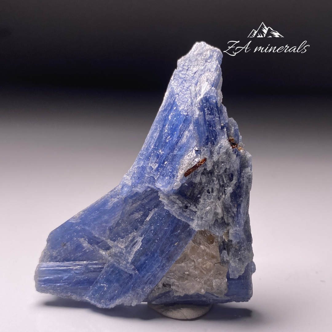 Kyanite, Quartz & Garnet HR14