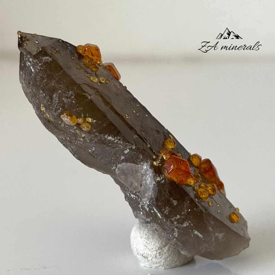 Spessartine Garnet & Smoky Quartz 0.013kg