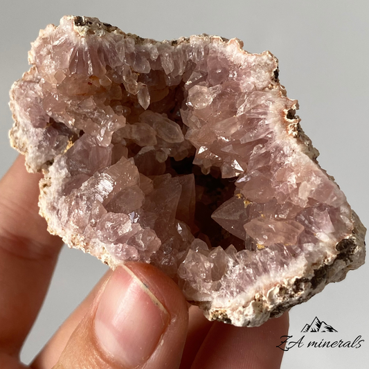 Pink Amethyst Geode 0.081kg IJ24