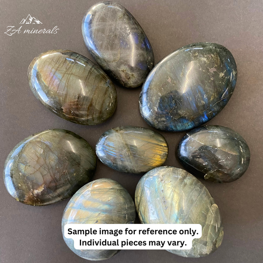 Polished Labradorite  Palmstones IQ6