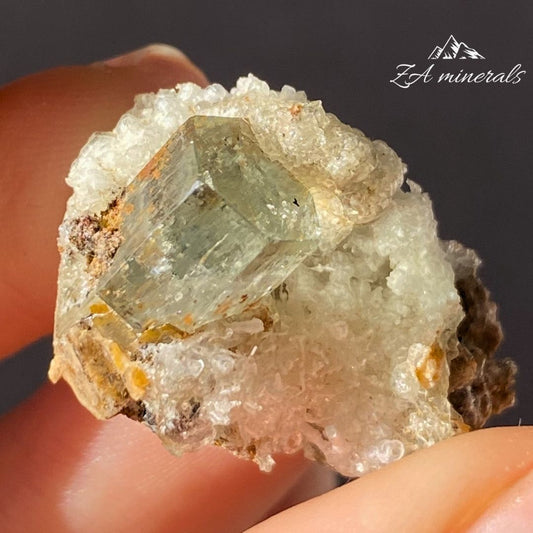 Aquamarine Hyalite (Opal-AN)  0.005kg IZ7