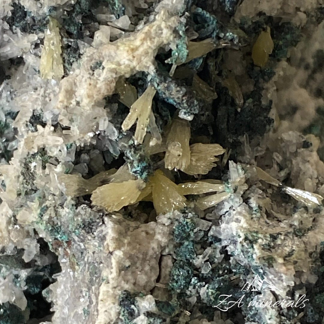 Mimetite, Willemite, Malachite 257g IE8