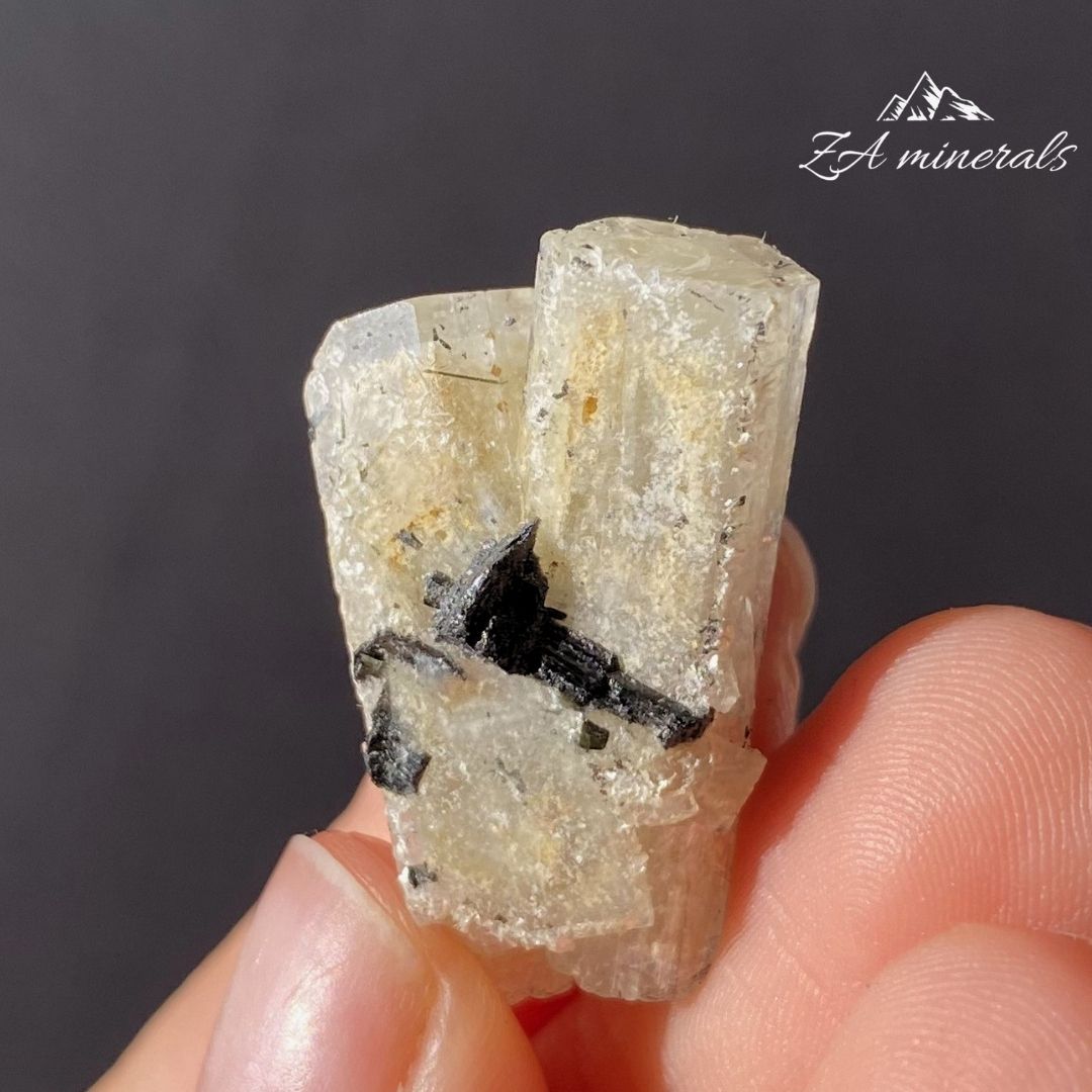 Goshenite Schorl 0.005kg IZ8