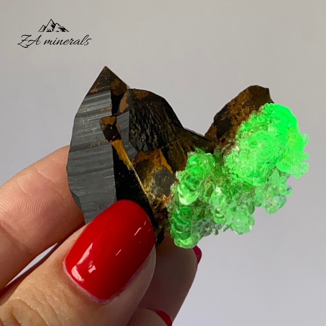 Smoky Quartz and Hyalite (Opal-AN) 0.029kg IY5