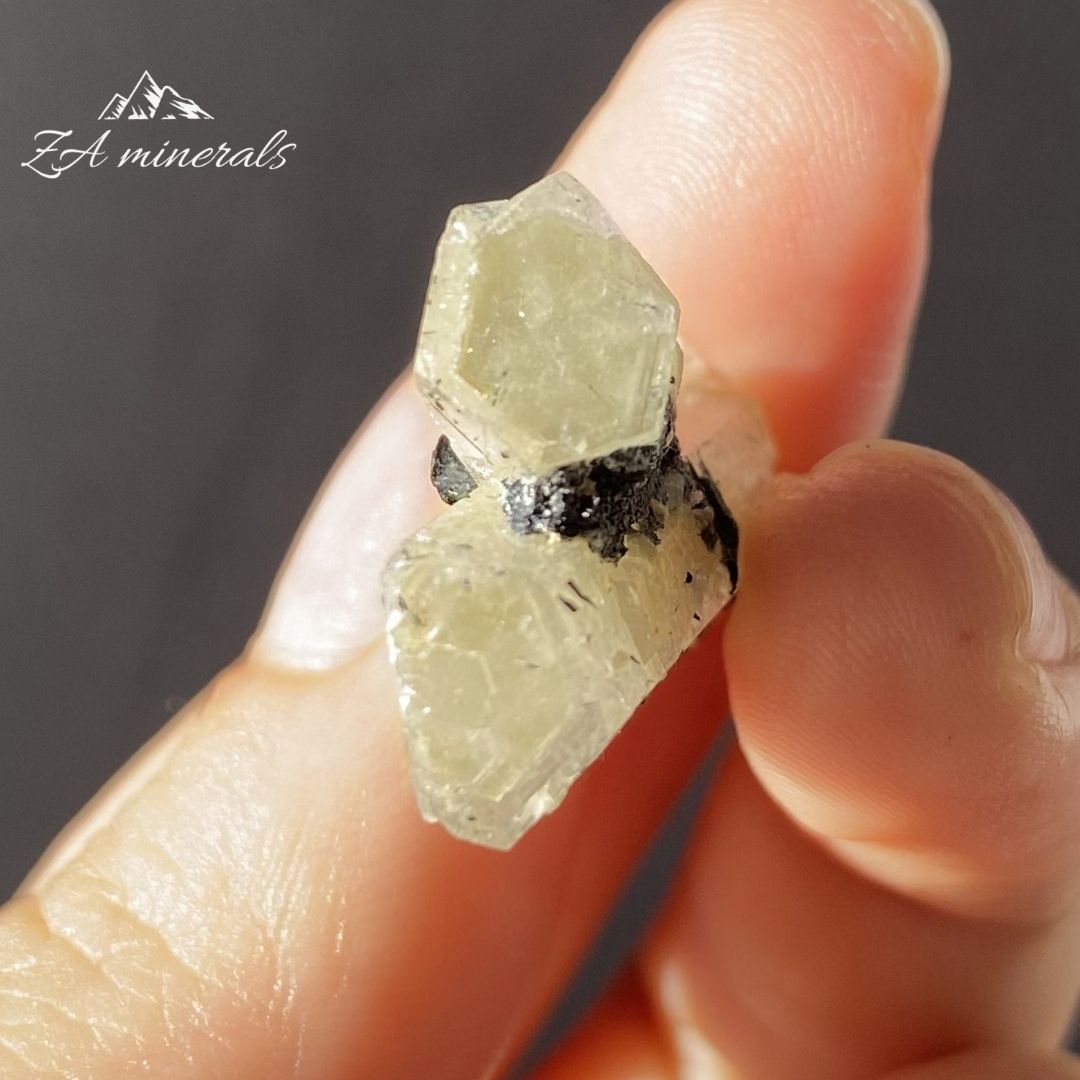 Goshenite Schorl 0.005kg IZ8