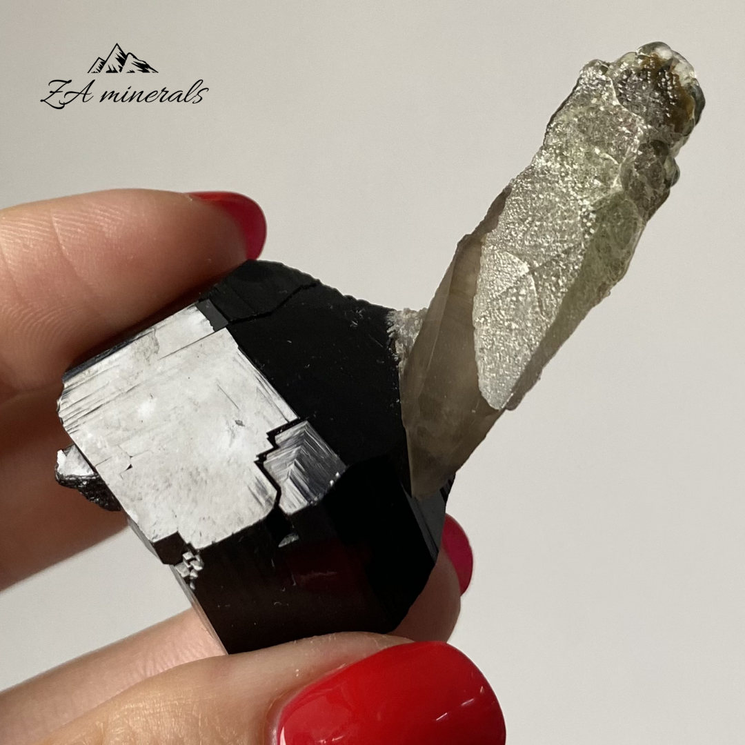 Black Tourmaline Smoky Quartz and Hyalite 0.023kg IY6