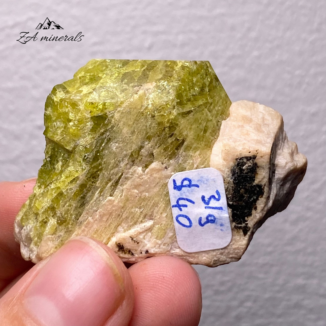 Titanite (Sphene) 0.031kg II11