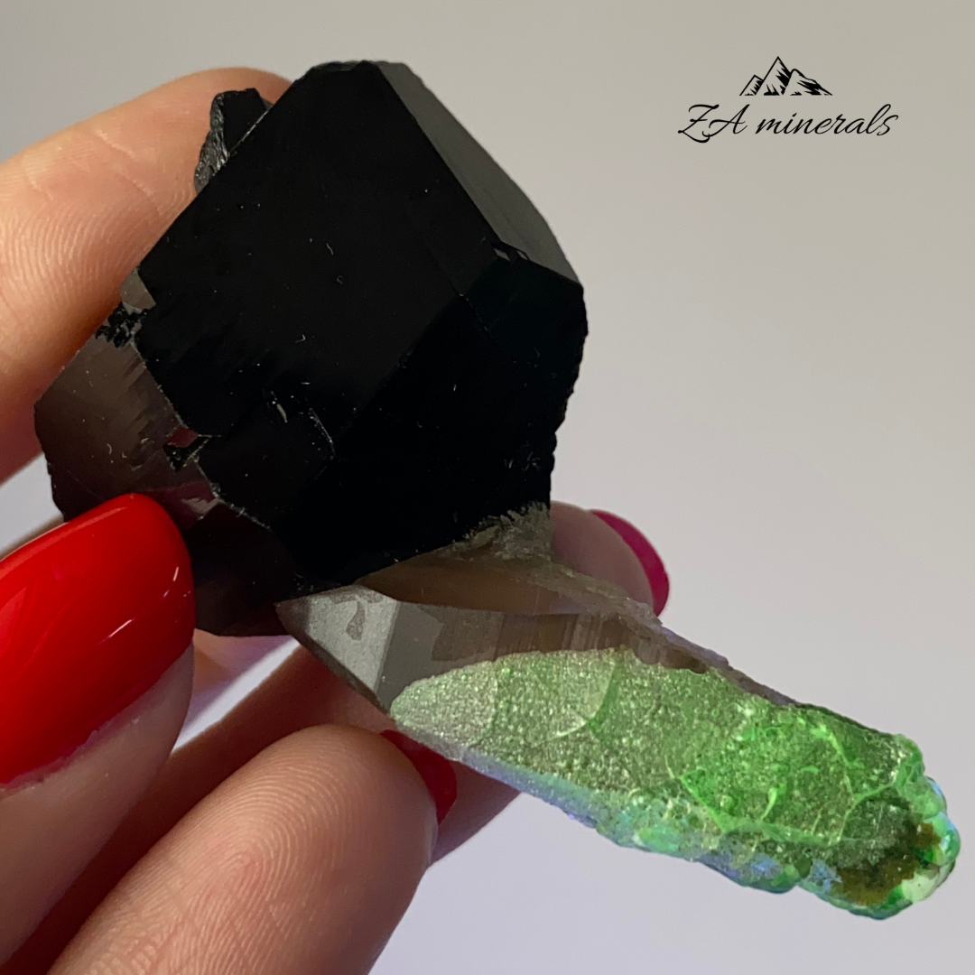 Black Tourmaline Smoky Quartz and Hyalite 0.023kg IY6