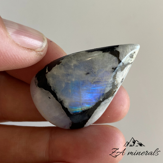 Polished Rainbow Moonstone Cabochon (x1)