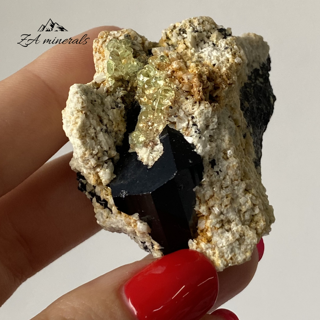 Black Tourmaline Hyalite Feldspar 0.047kg IY7