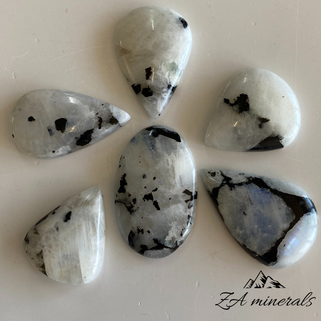 Polished Rainbow Moonstone Cabochon (x1)