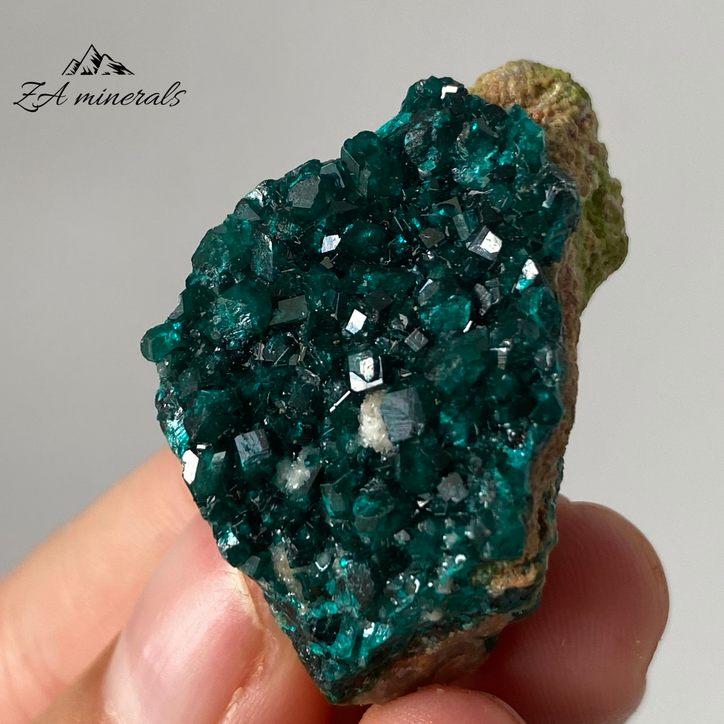 Dioptase on Matrix Tsumeb 0.015kg IJ04