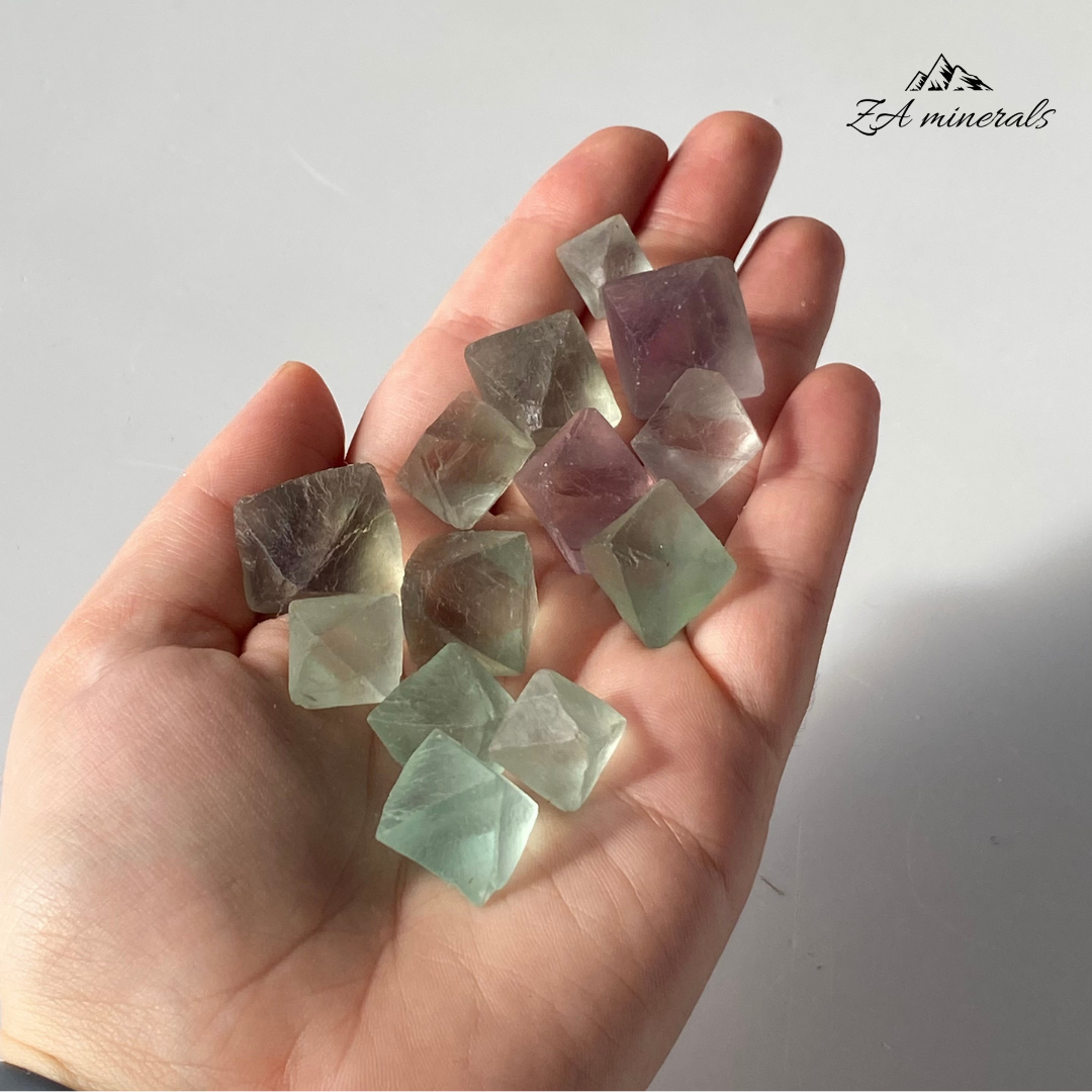 Fluorite Octahedrons (x13) 0.079kg IM6