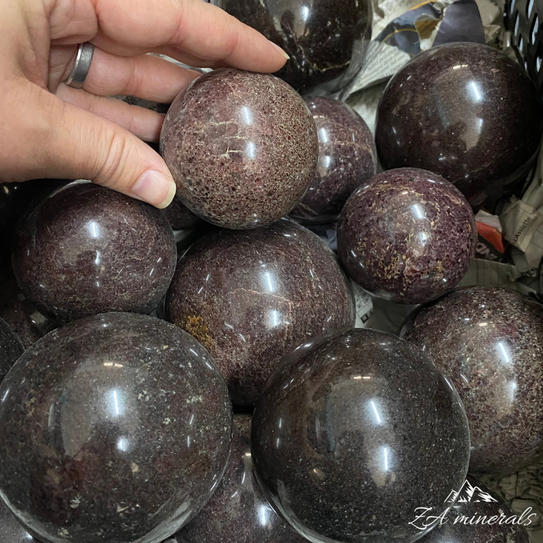 Polished Grenatite Spheres 1kg