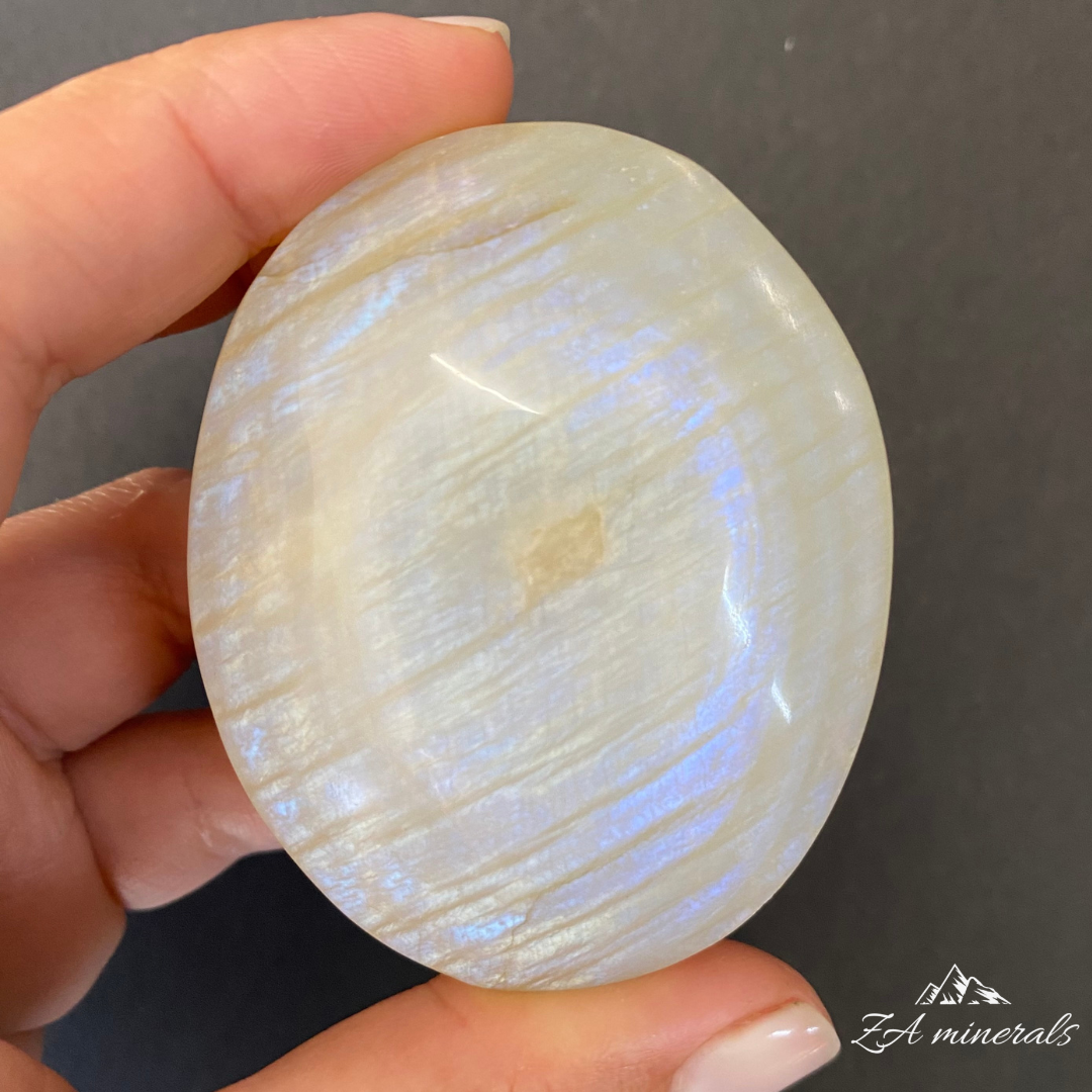 Polished Moonstone Palmstone 0.098kg IQ1