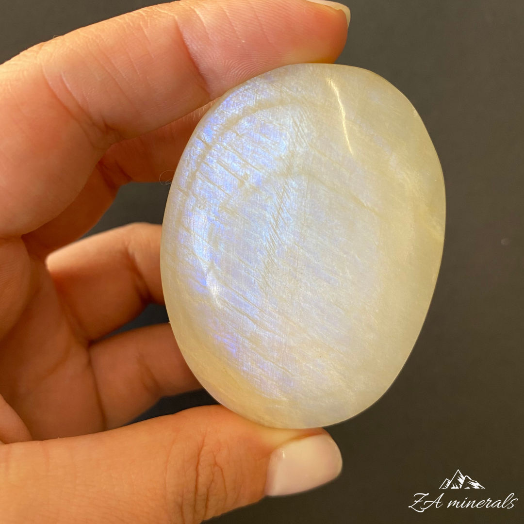 Polished Moonstone Palmstone 0.078kg IQ2