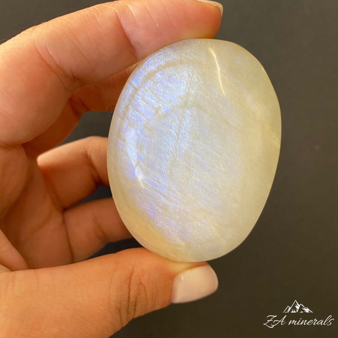 Polished Moonstone Palmstone 0.072kg IQ3