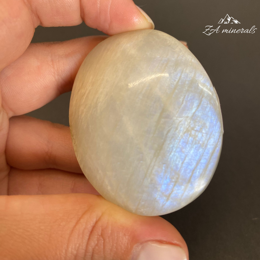 Polished Moonstone Palmstone 0.065kg IQ4