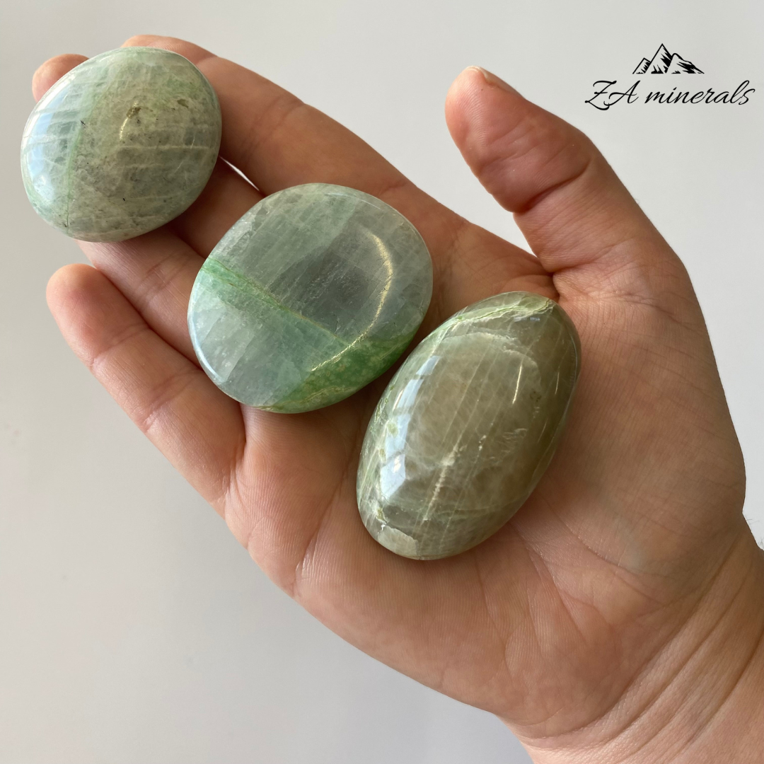 Polished Garnierite 'Green Moonstone' IQ7