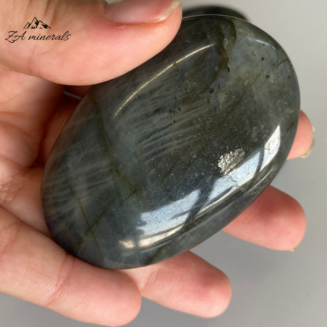 Polished Labradorite Palmstone (x1) 0.080kg IS11