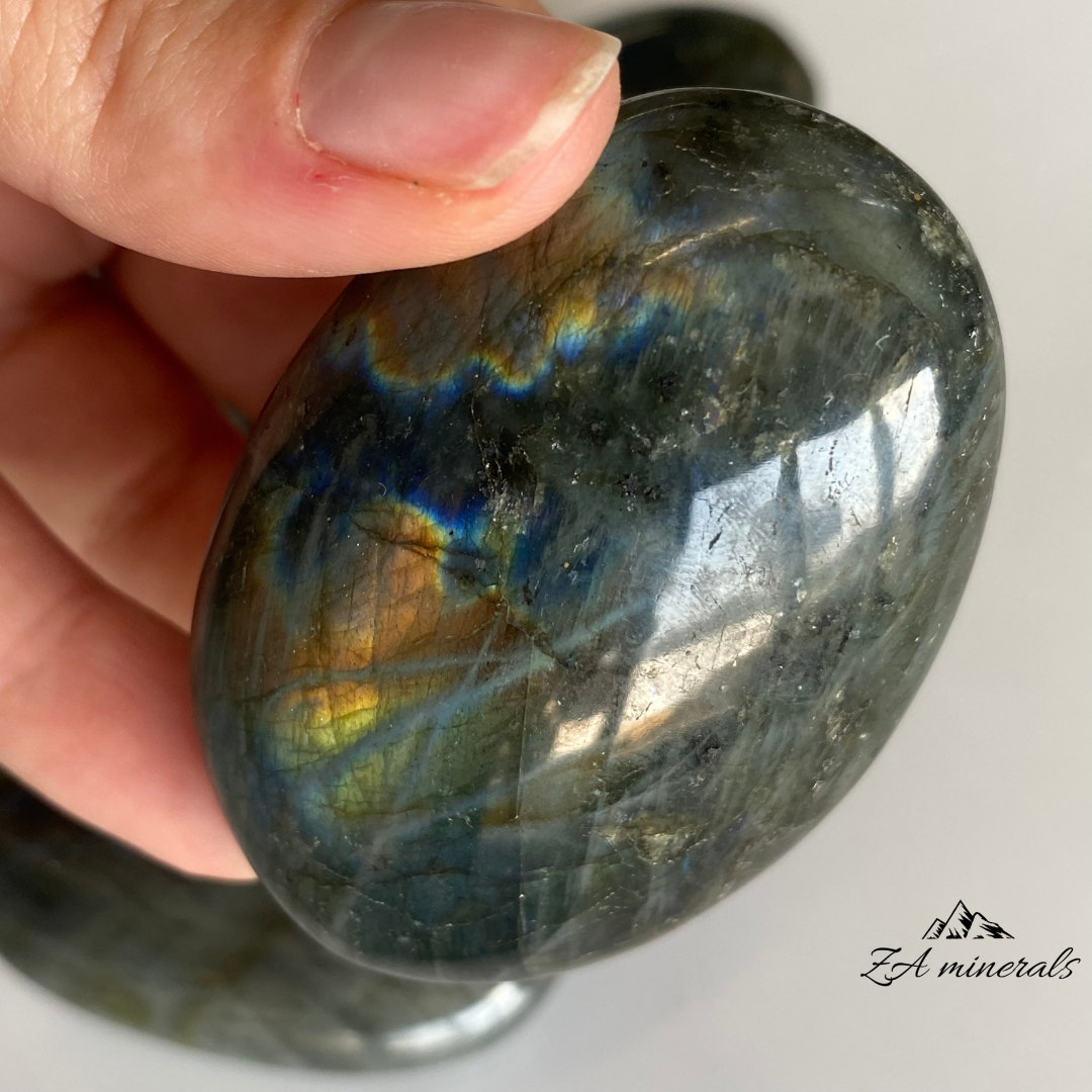 Polished Labradorite Palmstone (x1) 0.080kg IS11