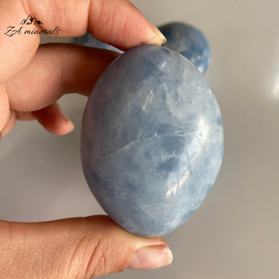 Polished Blue Calcite Palmstone (x1) 0.110kg IS8