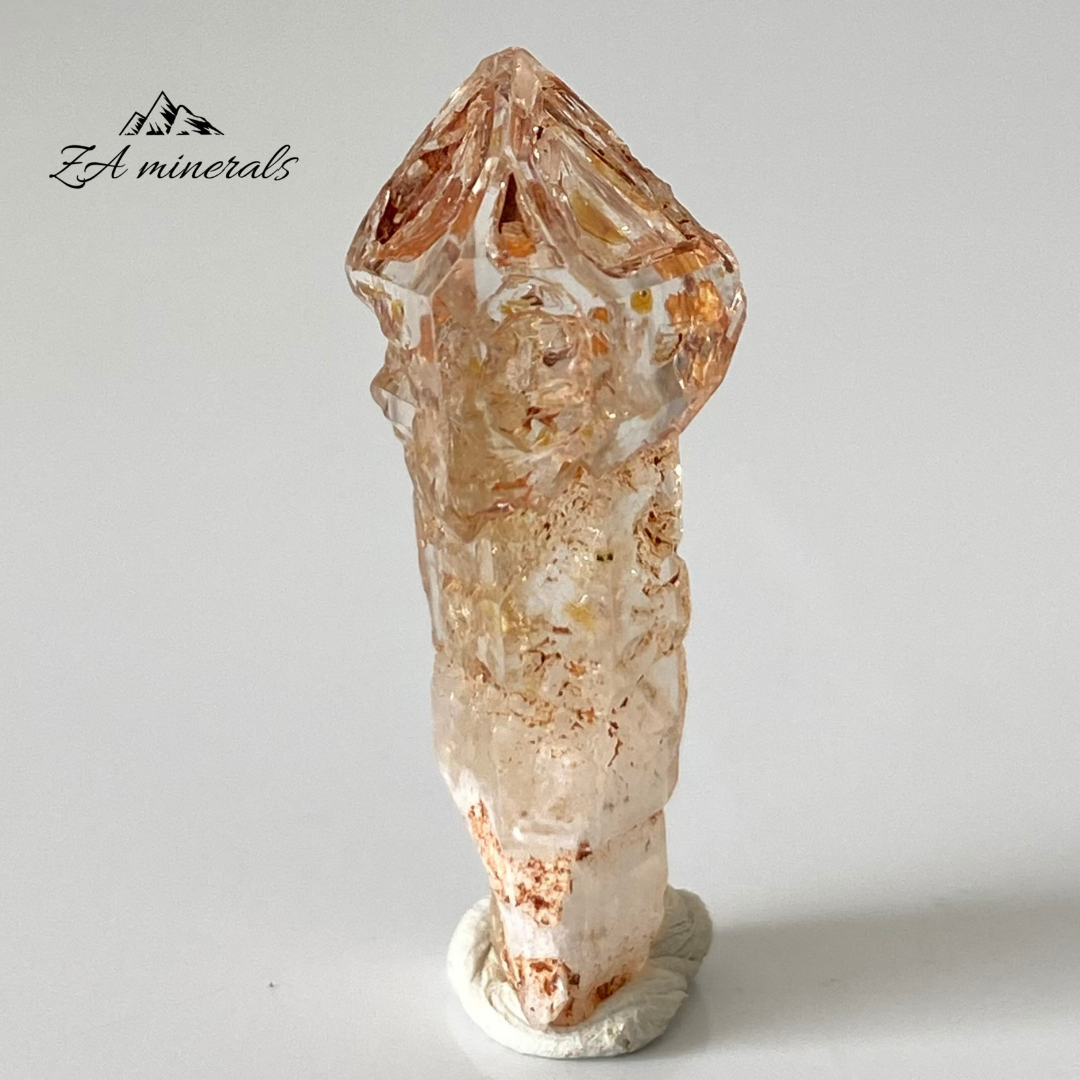 Fire Fly Quartz Scepter  0.004kg