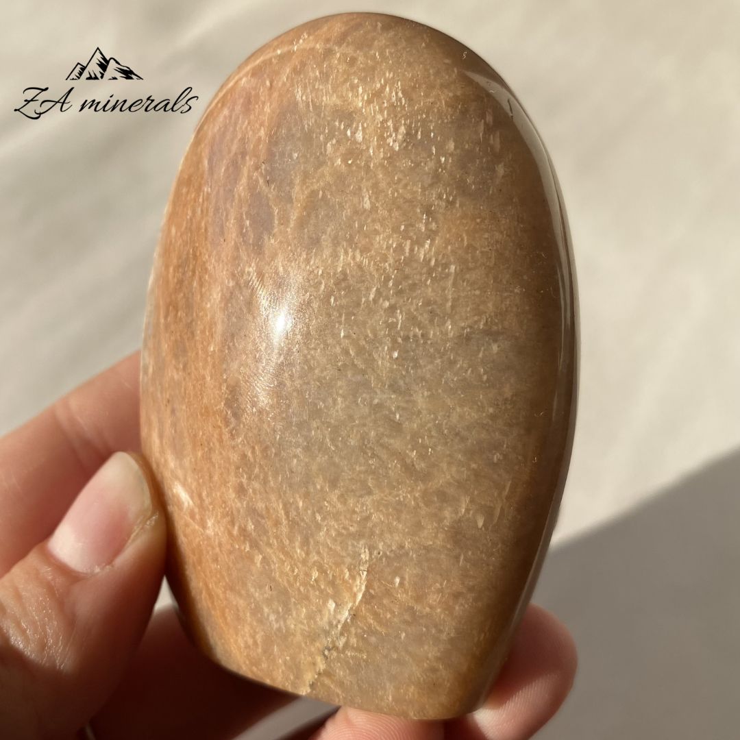 Polished Peach Moonstone Sculpture 0.143kg IW15