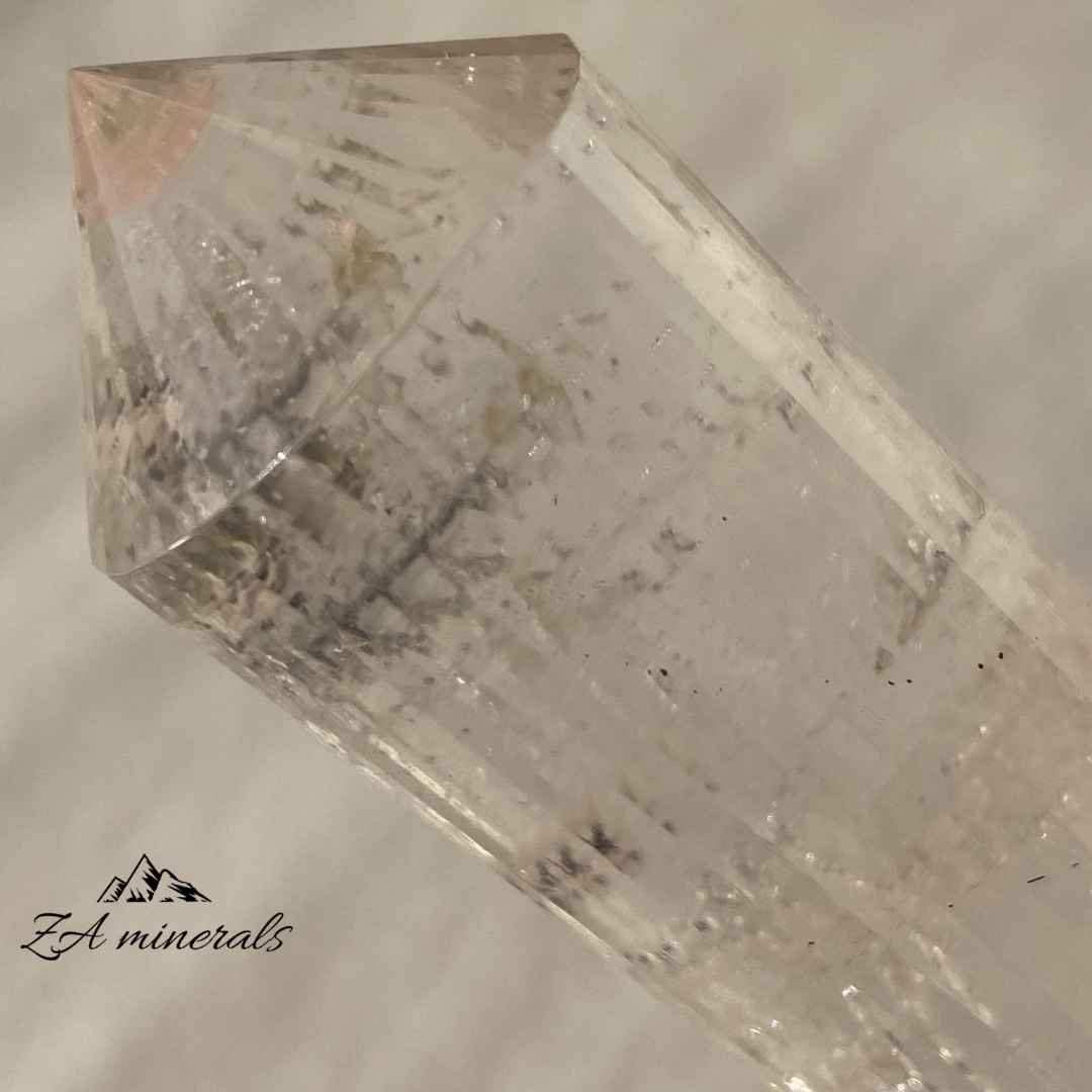 Himalayan Quartz Vogel 0.102kg IW1