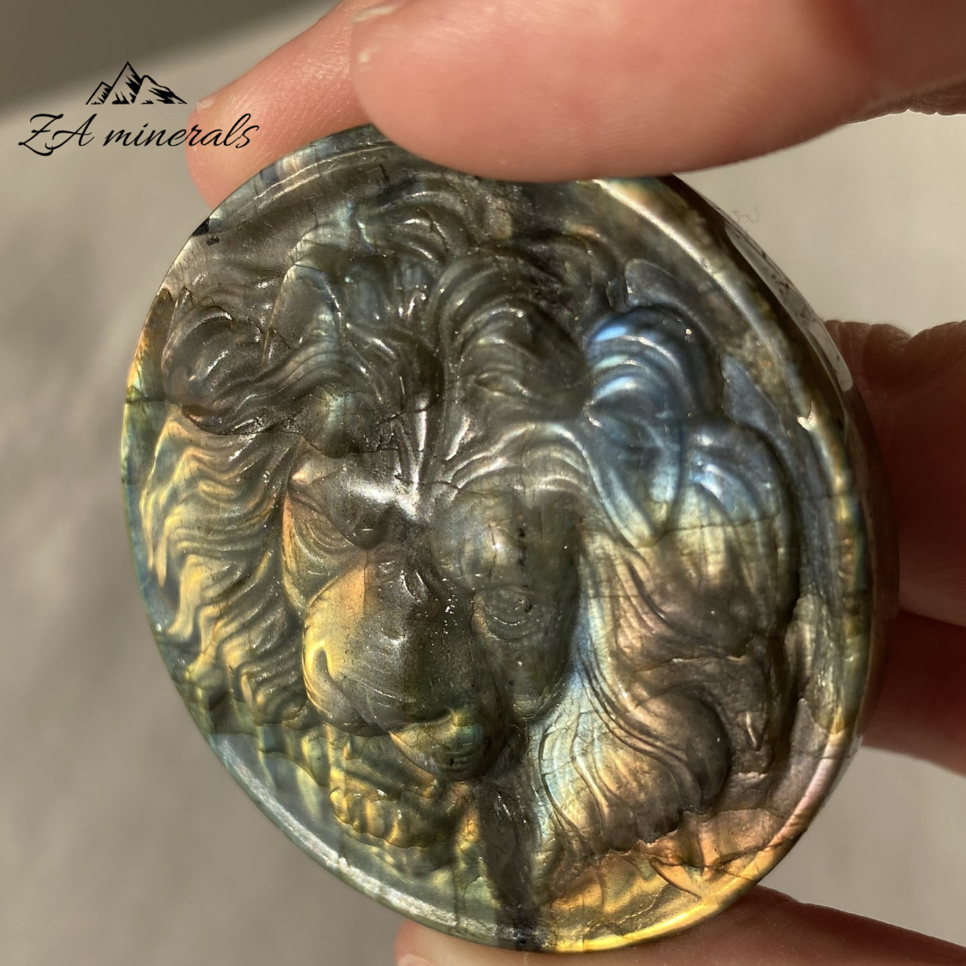 Talla de búho y calavera de labradorita HT23 