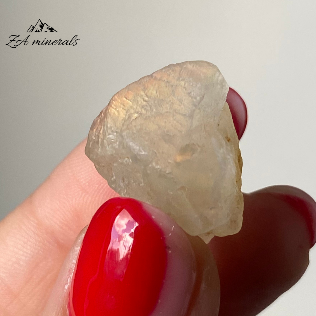 Rough Moonstone Feldspar 0.004kg JA31