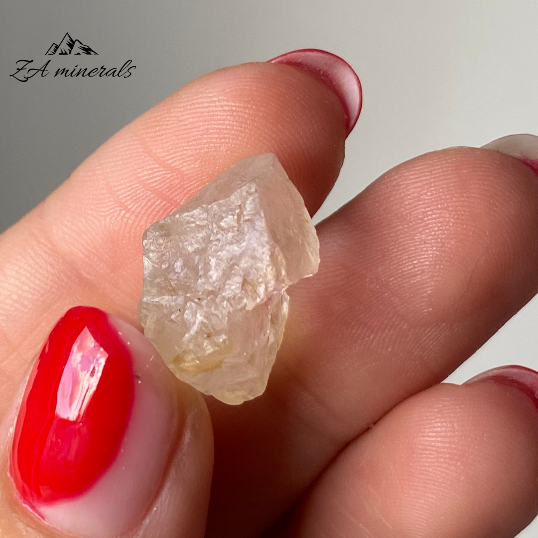 Rough Moonstone Feldspar 0.004kg JA34