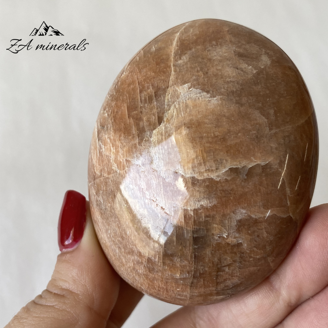 Polished Peach Moonstone Palmstone (x1) 0.150kg GB13
