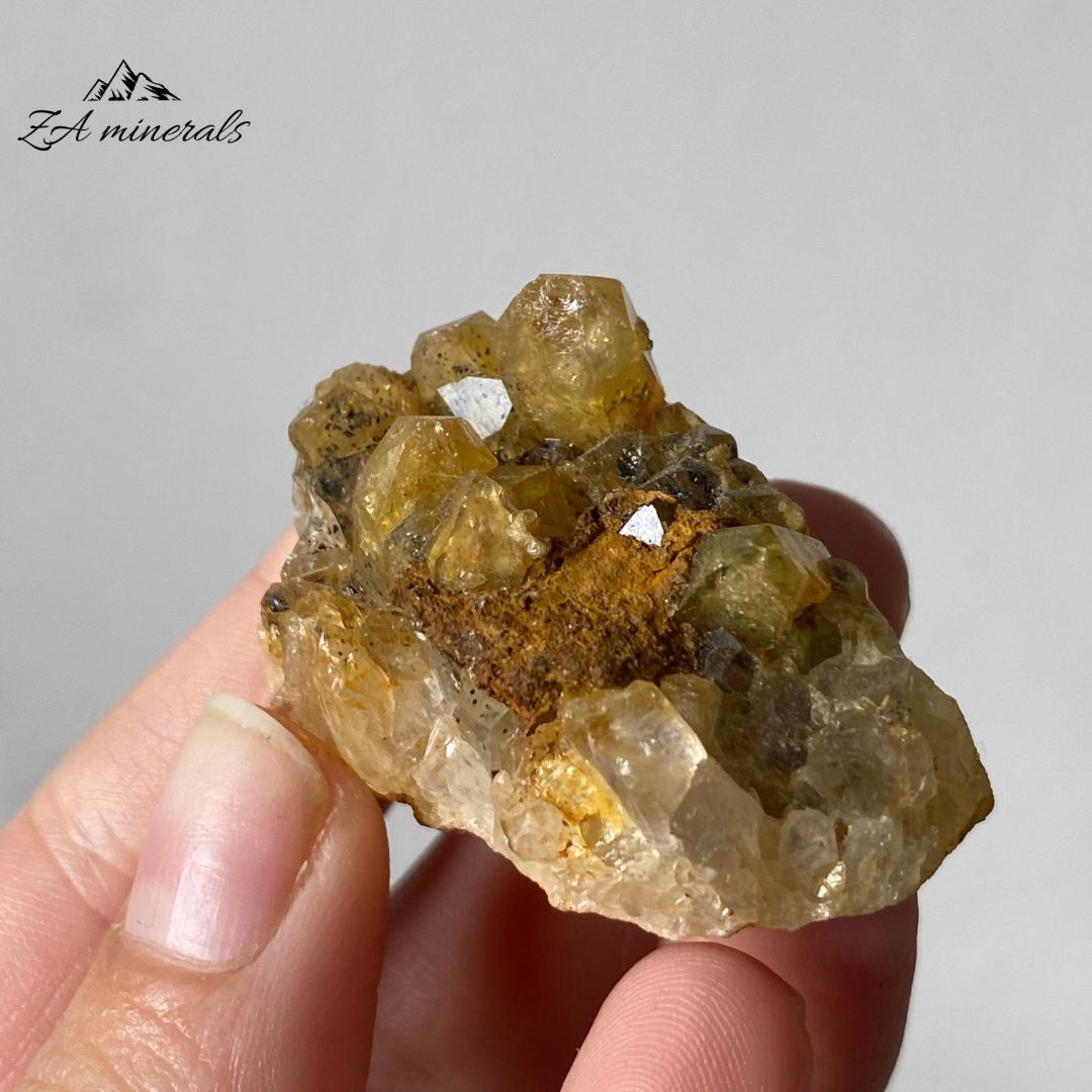 Goethite Included Quartz (Golden Healers) (x30) 1.031kg RTS25