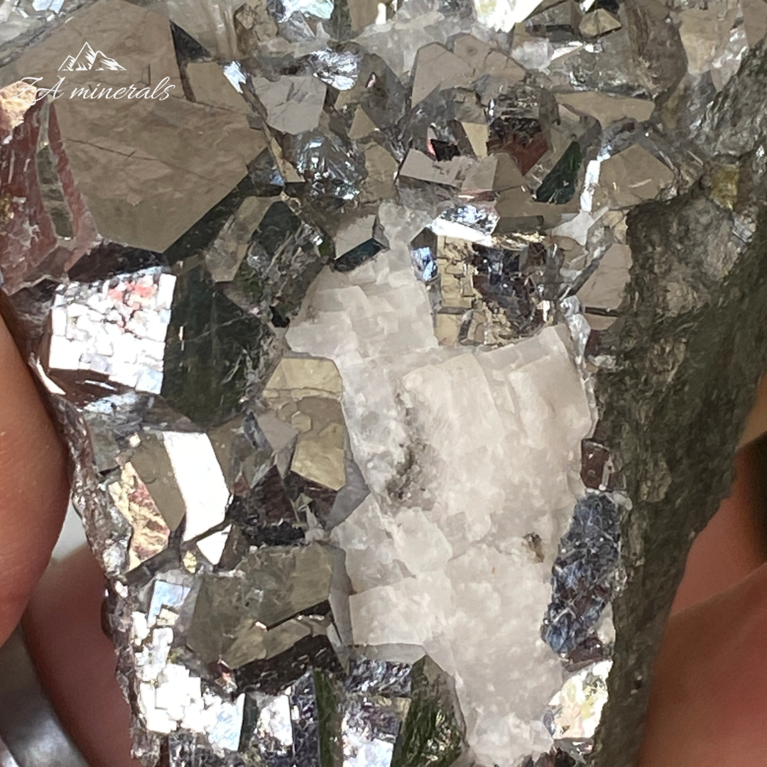 Skutterudita 489g IA09 