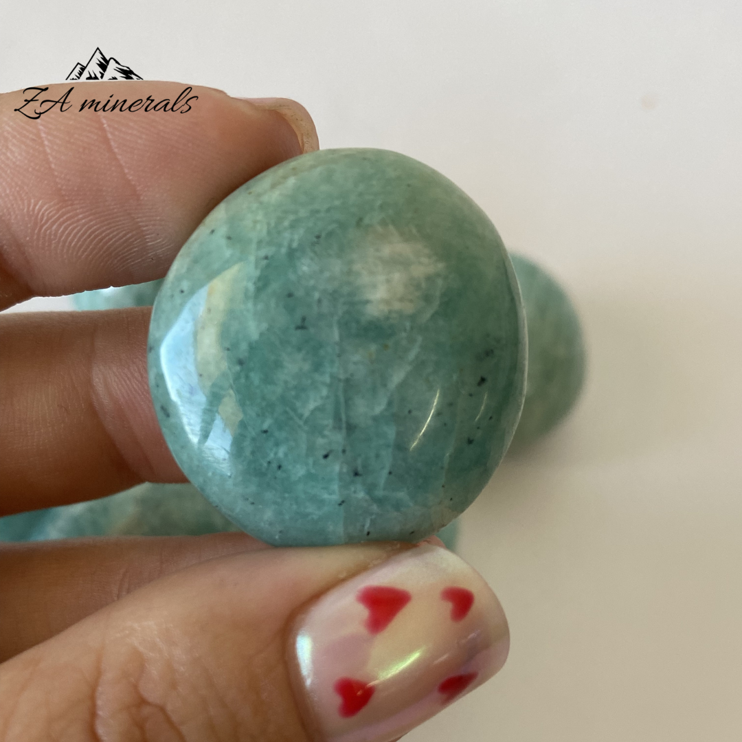 Size reference of the Amazonite gumballs
