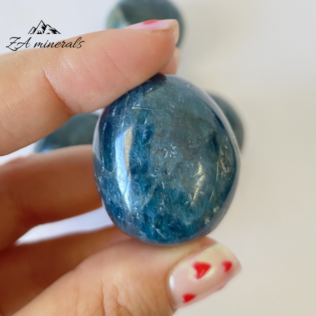 Size reference of the Apatite gumball