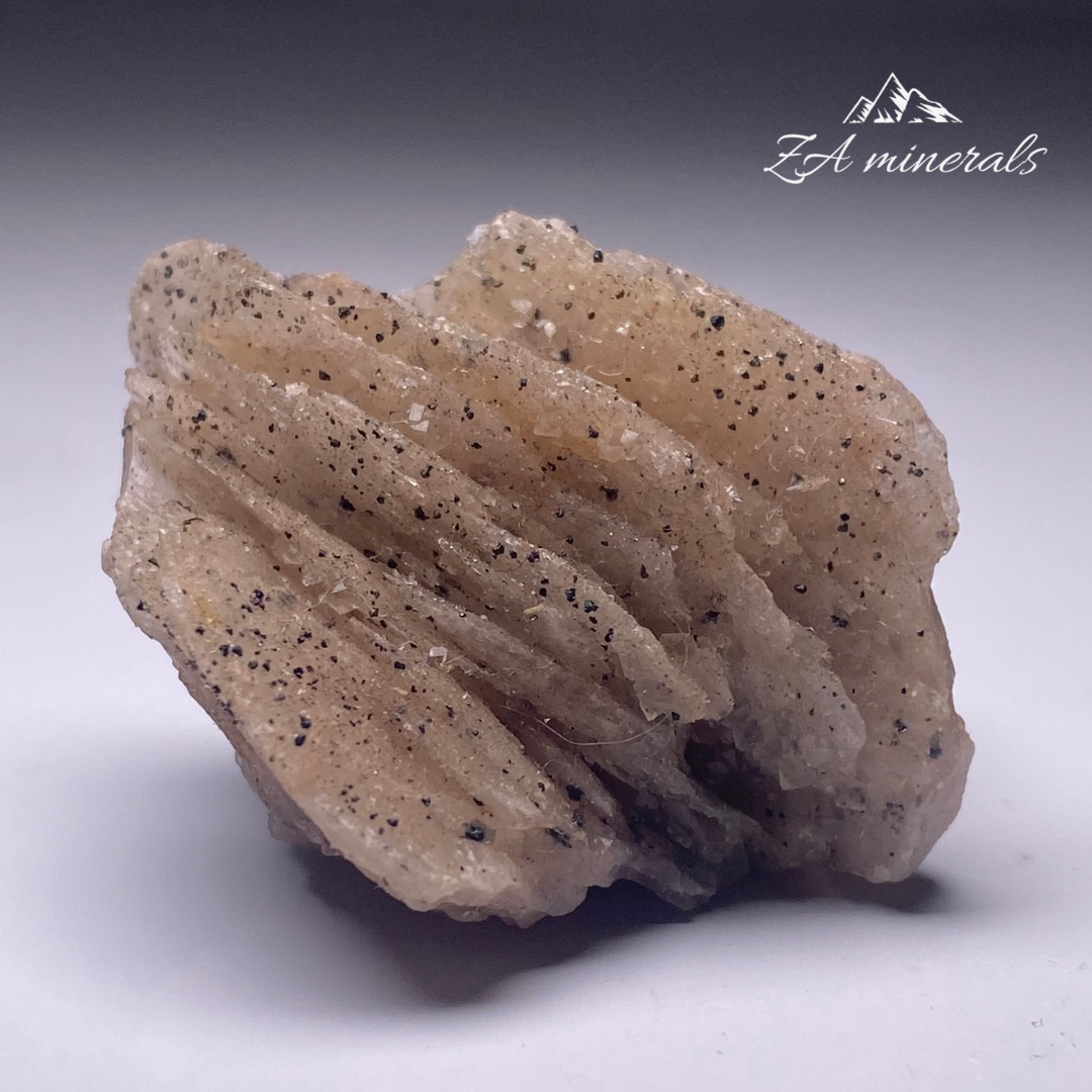 Bladed Baryte on Quartz 0.032kg HT06