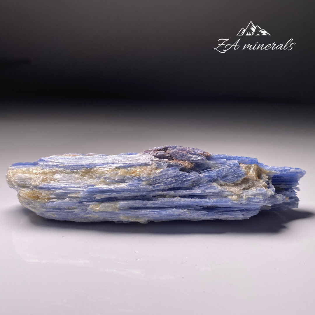 Kyanite HR04