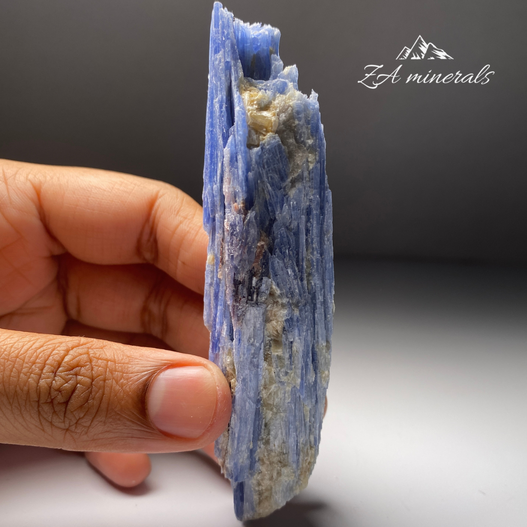 Kyanite HR04