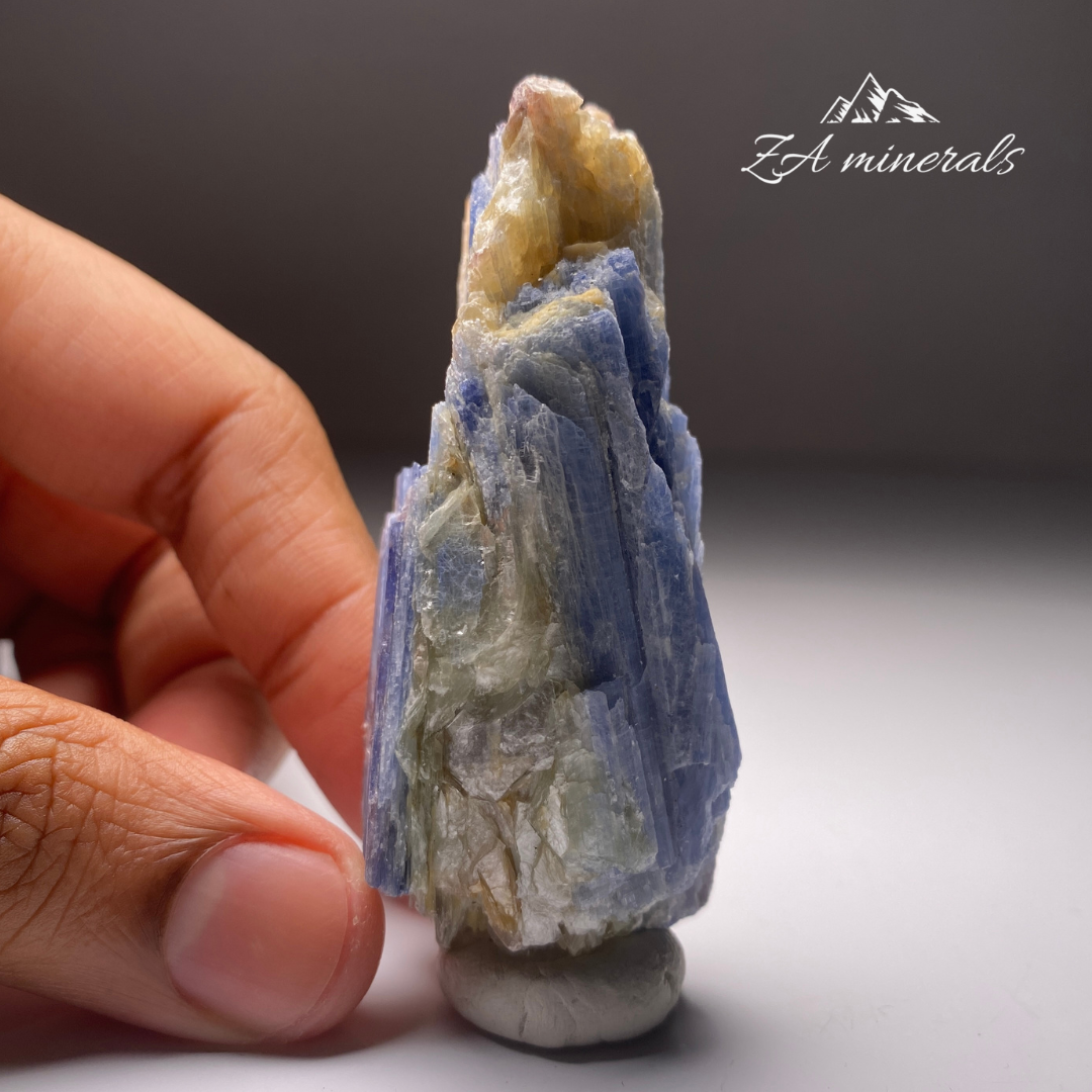 Kyanite, Muscovite & Quartz HR01