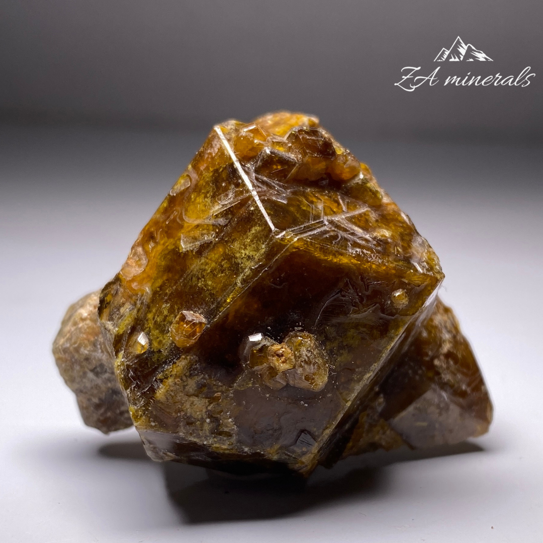 Grandite Garnet HU06