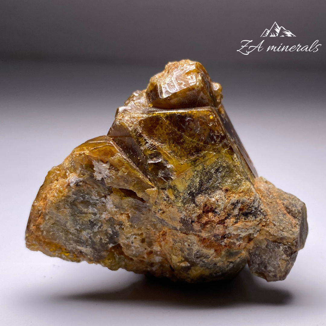 Grandite Garnet HU06