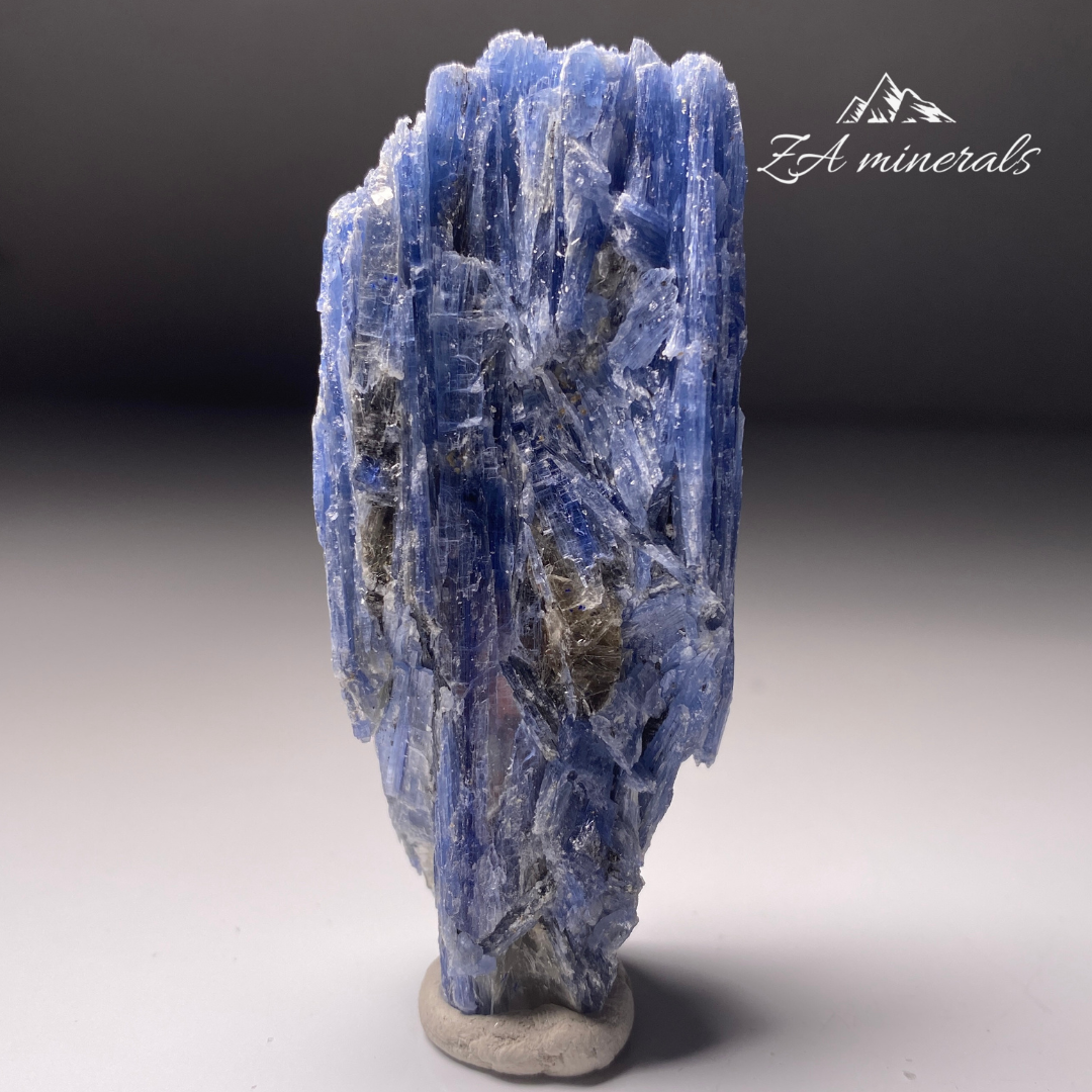 Kyanite & Mica HR12