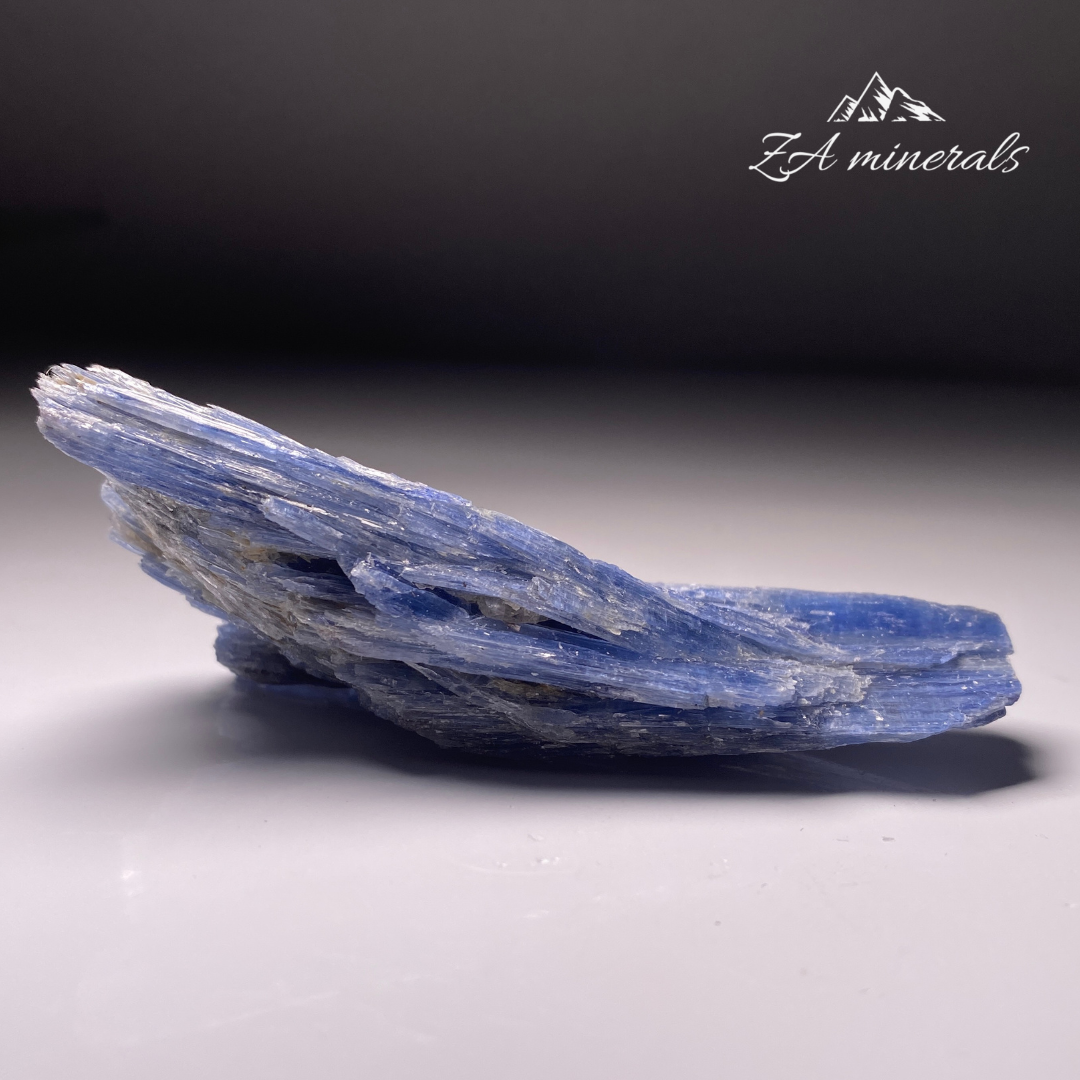 Kyanite & Quartz HR09